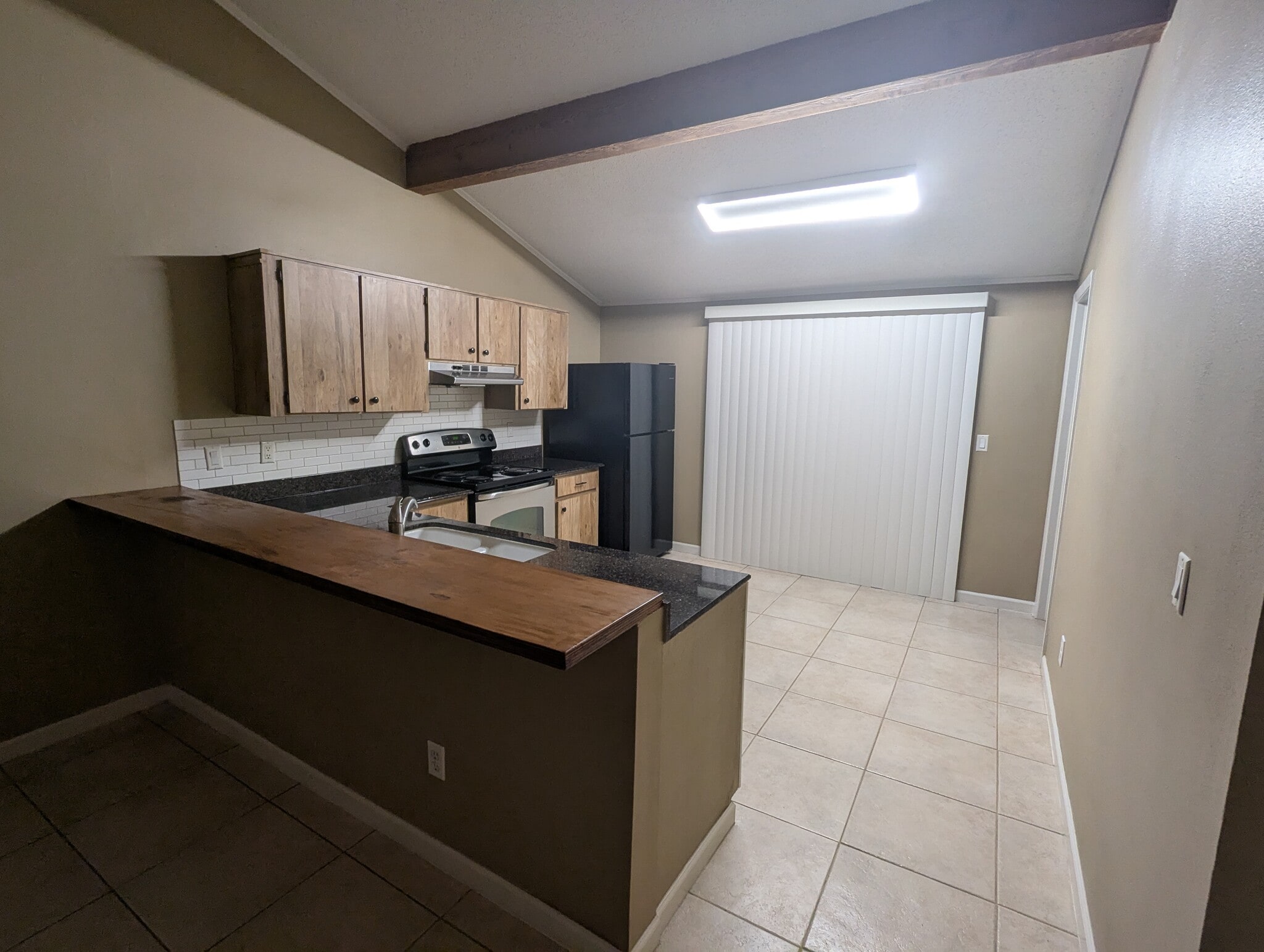 Building Photo - 2809 Cedaridge Dr