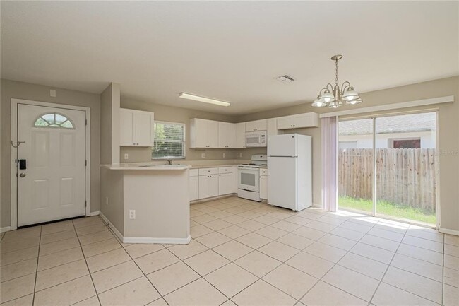 Building Photo - 2627 E Chelsea St