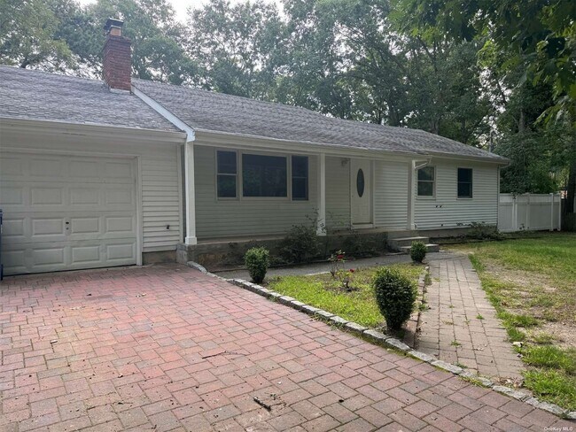 Primary Photo - 426 Brookhaven Ave