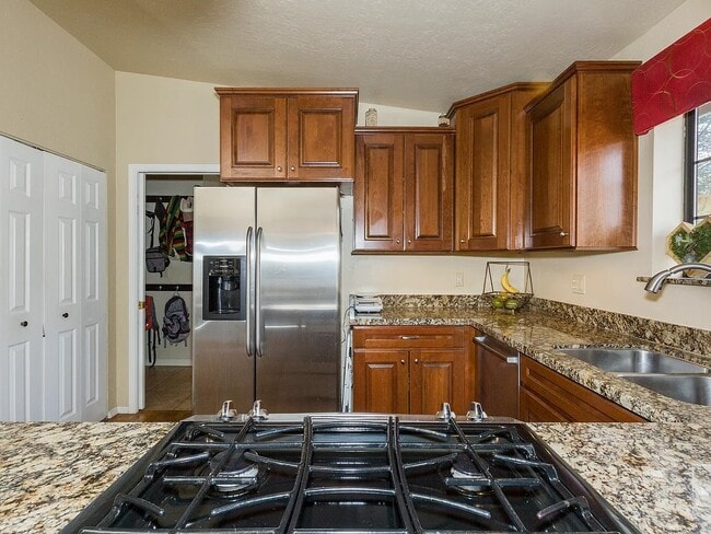 Building Photo - 1796 Rolling Hills Dr