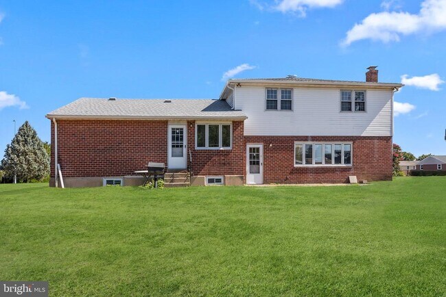 Building Photo - 778 Bobwhite Ln