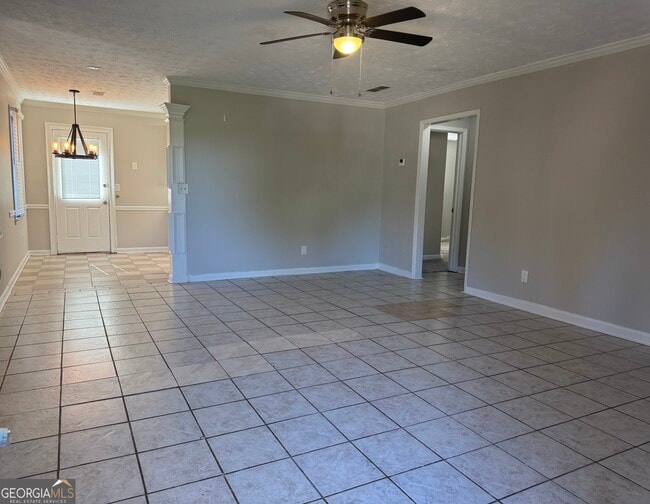 Building Photo - 452 Lexington Dr