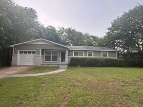 Building Photo - 3 BEDROOM /1.5 BATH NEAR DOWNTOWN BENTON