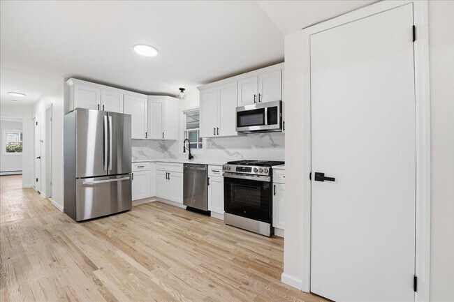 Building Photo - 212 Seaview Ave