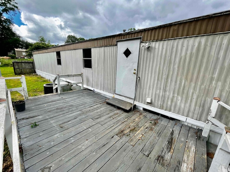 Building Photo - 1038 Maple Dr