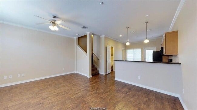 Building Photo - Lakeridge #706