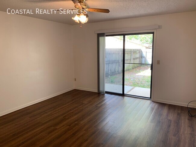 Building Photo - 716 Fairview Dr