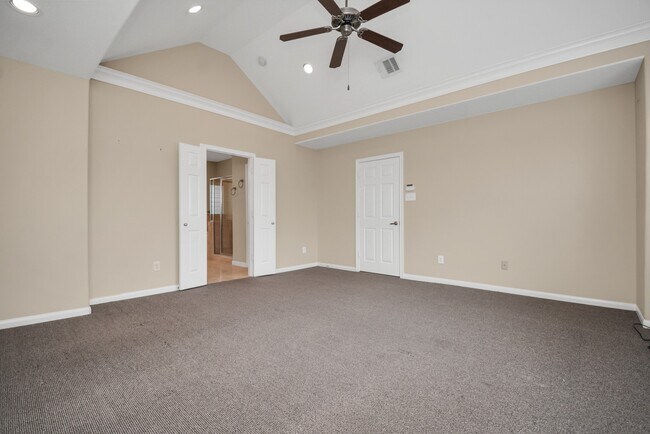 Building Photo - 1137 W 24th St