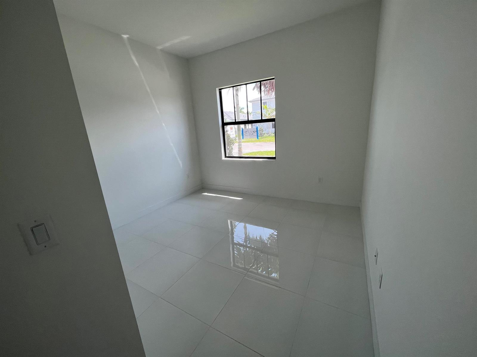 Building Photo - 4398 SW 173rd Ave