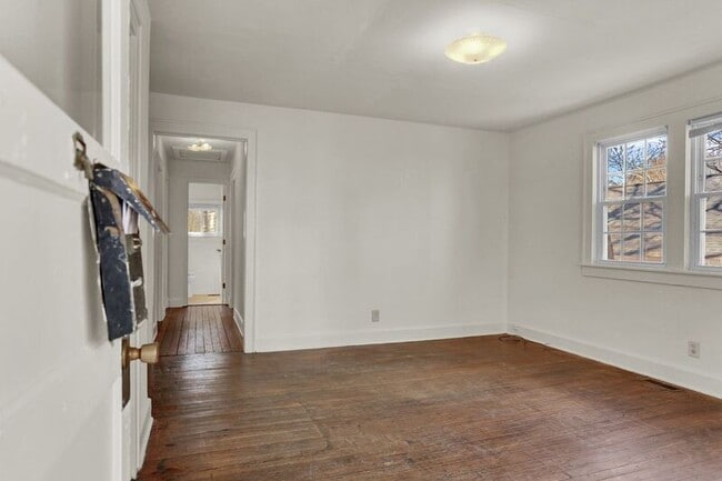 Building Photo - 412 Griffin Ave