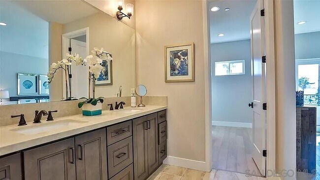 Building Photo - 5051 Savannah St