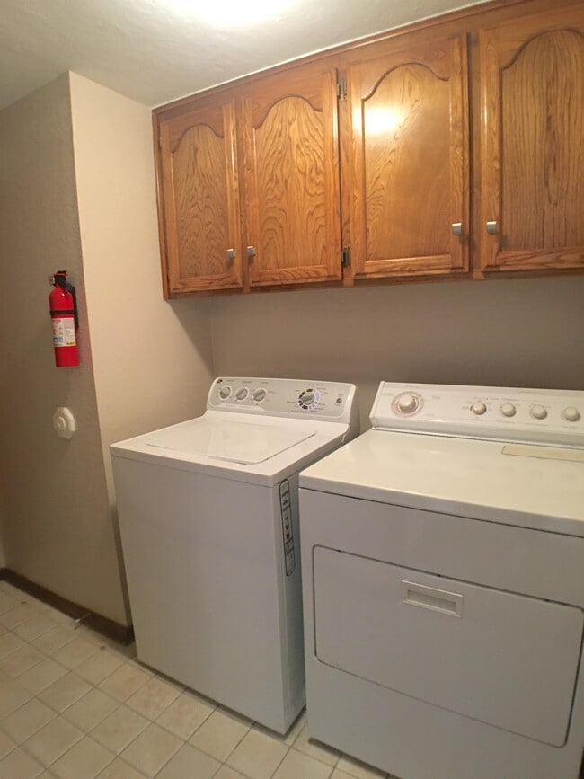 Building Photo - 2135 Goodrich Dr