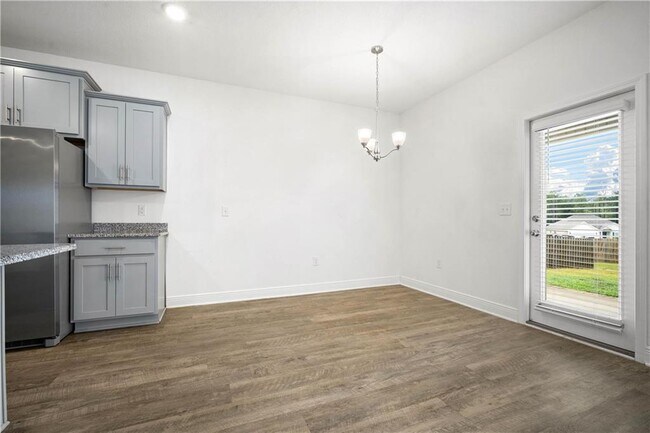 Building Photo - 13137 Cavalier St