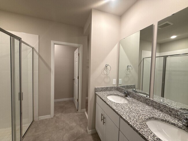 Building Photo - Stunning 4-bedroom, 3-bathroom, 2-stall garage, home. The only thing missing is you.