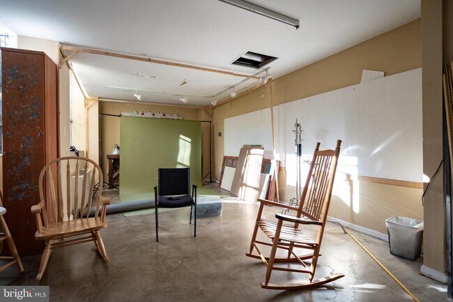 Building Photo - 302 N St SW