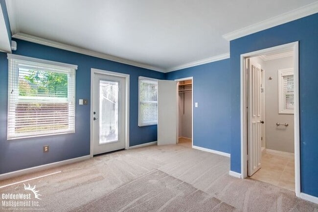 Building Photo - Newly Upgraded 3Bdm 2Ba Home in the Heart ...