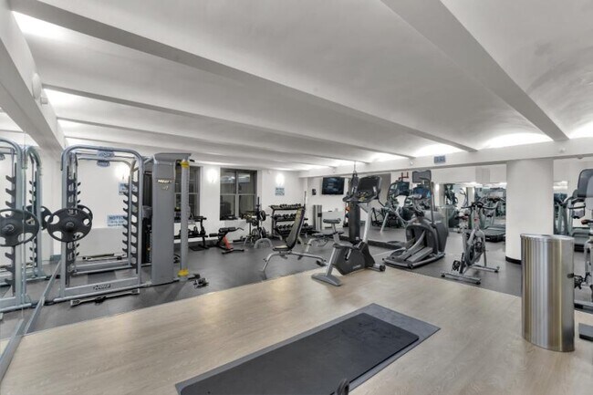Building Photo - 3 bedroom in New York NY 10010
