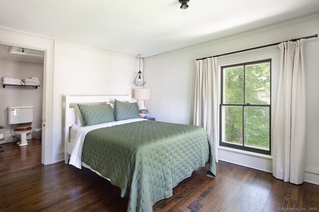 Building Photo - 16 Under Mountain Rd