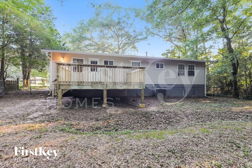 Building Photo - 252 N Lake Dr