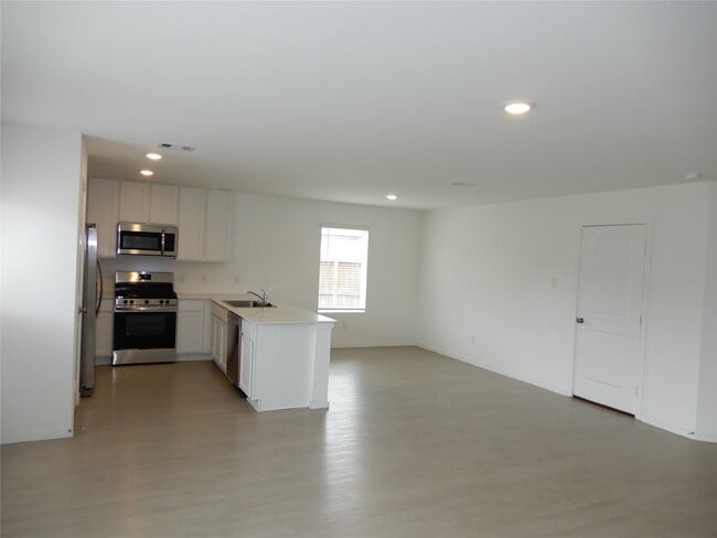 Building Photo - 21102 Trivento Dr