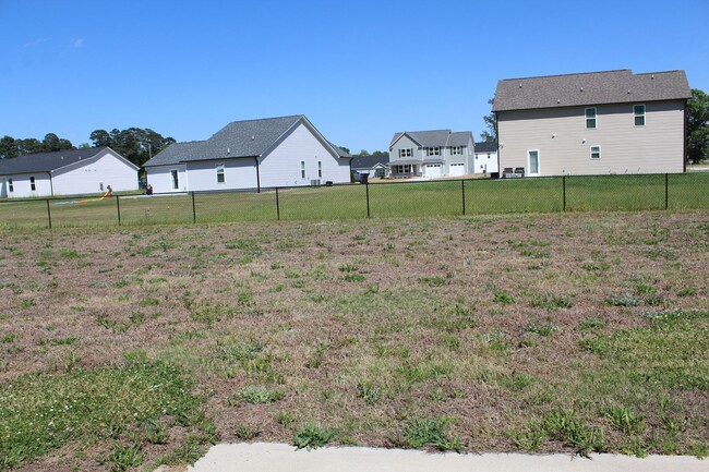 Building Photo - 134 Princess Dr