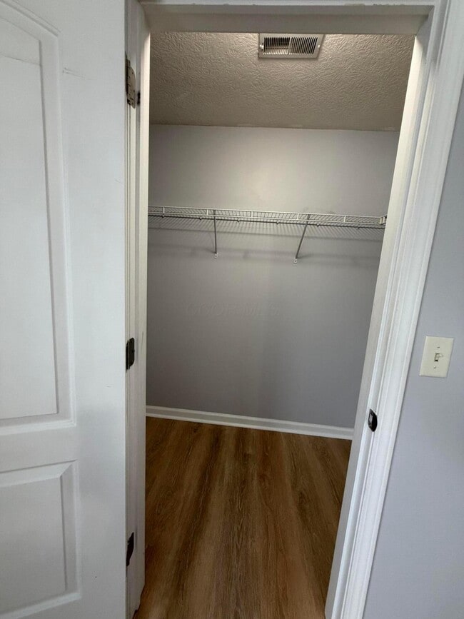 Building Photo - 7774 S Essex Gate Dr