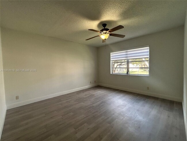 Building Photo - 301 Cambridge Rd