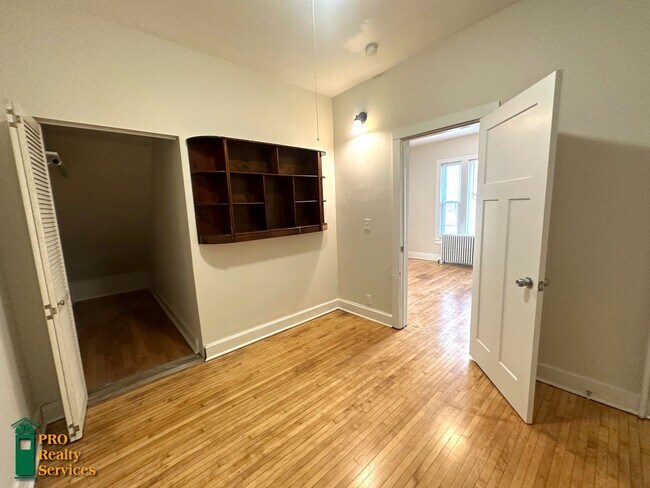 Building Photo - PM-221-002