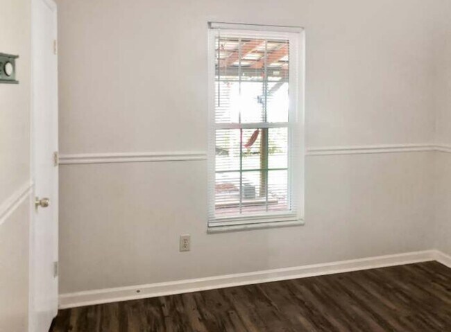 Building Photo - North Charleston 4 bedroom home