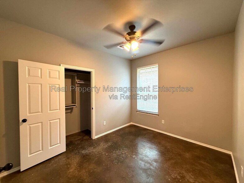 Building Photo - 7508 Redbud Villas Ct