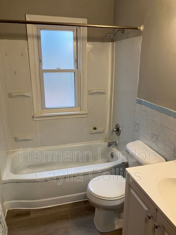 Building Photo - 360 S Harvey Ave