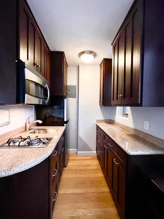 Kitchen - 1121 Arlington Blvd