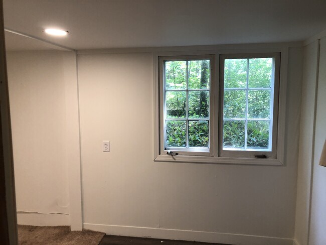 Building Photo - 4838 Lakeshore Ave