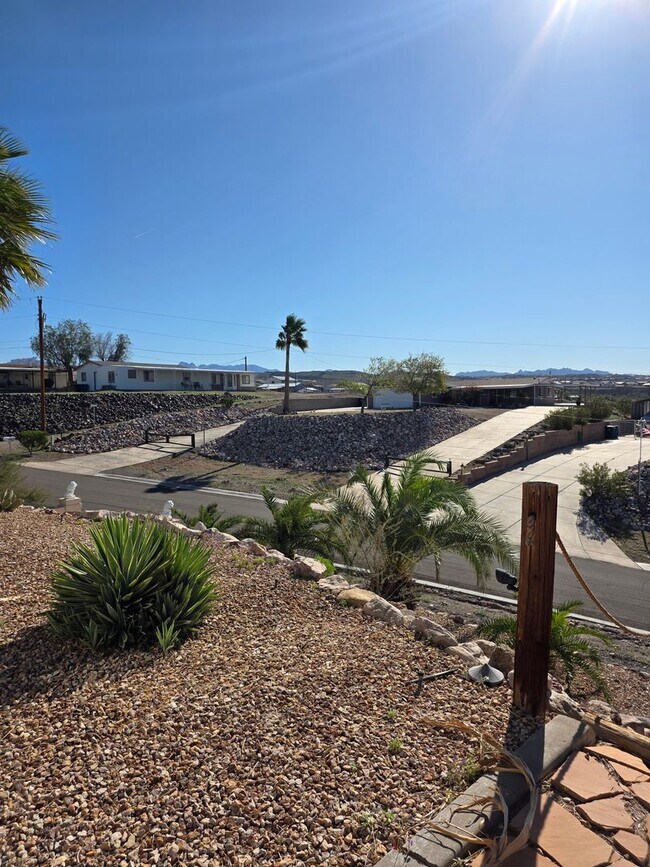 Building Photo - One of Kind 3 bed/2.5 bath home with 3 car attached garage located in BHC.