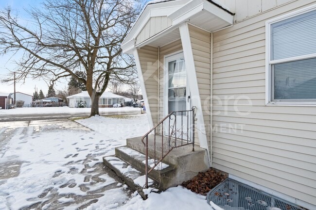 Building Photo - 11321 E Springfield Ave