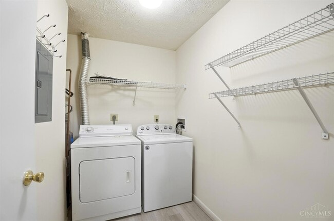 Building Photo - 8515 Island Pines Pl