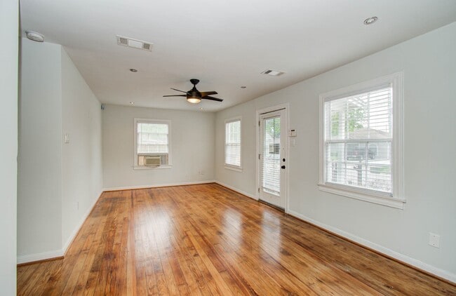 Building Photo - 4706 Fisk St