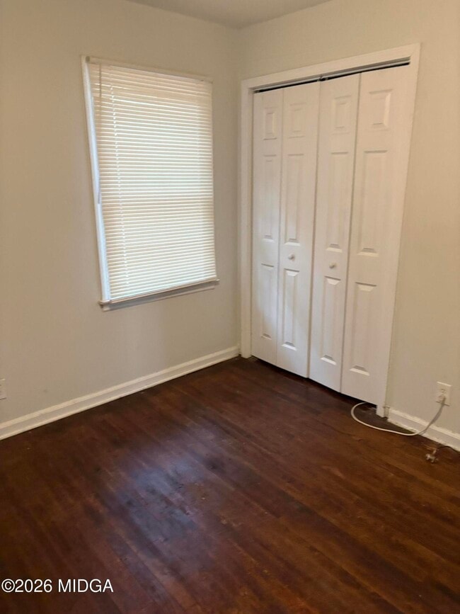 Building Photo - 3358 Club Dr