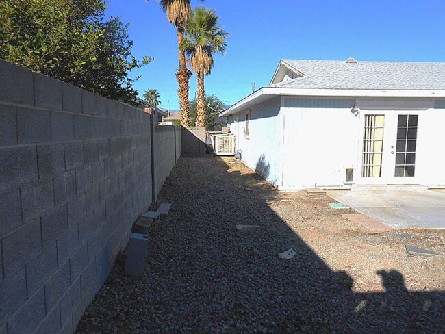 Building Photo - Spacious Single Story Home near Alta and B...