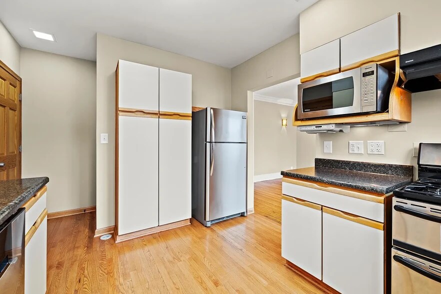 Kitchen - 82 S Williams St