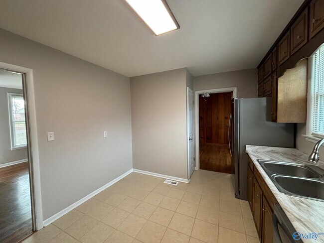 Building Photo - 2206 Harris Rd NW