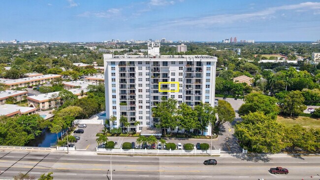 Building Photo - 1800 N Andrews Ave