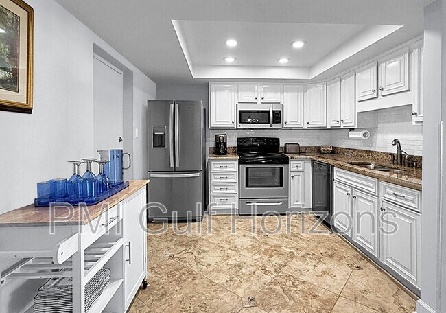 Building Photo - 615 Bayshore Dr