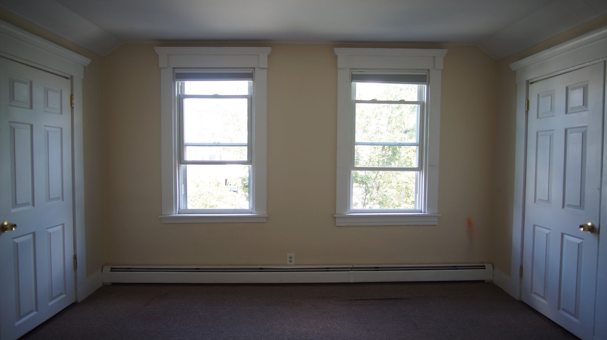 Building Photo - 137 Sutton St