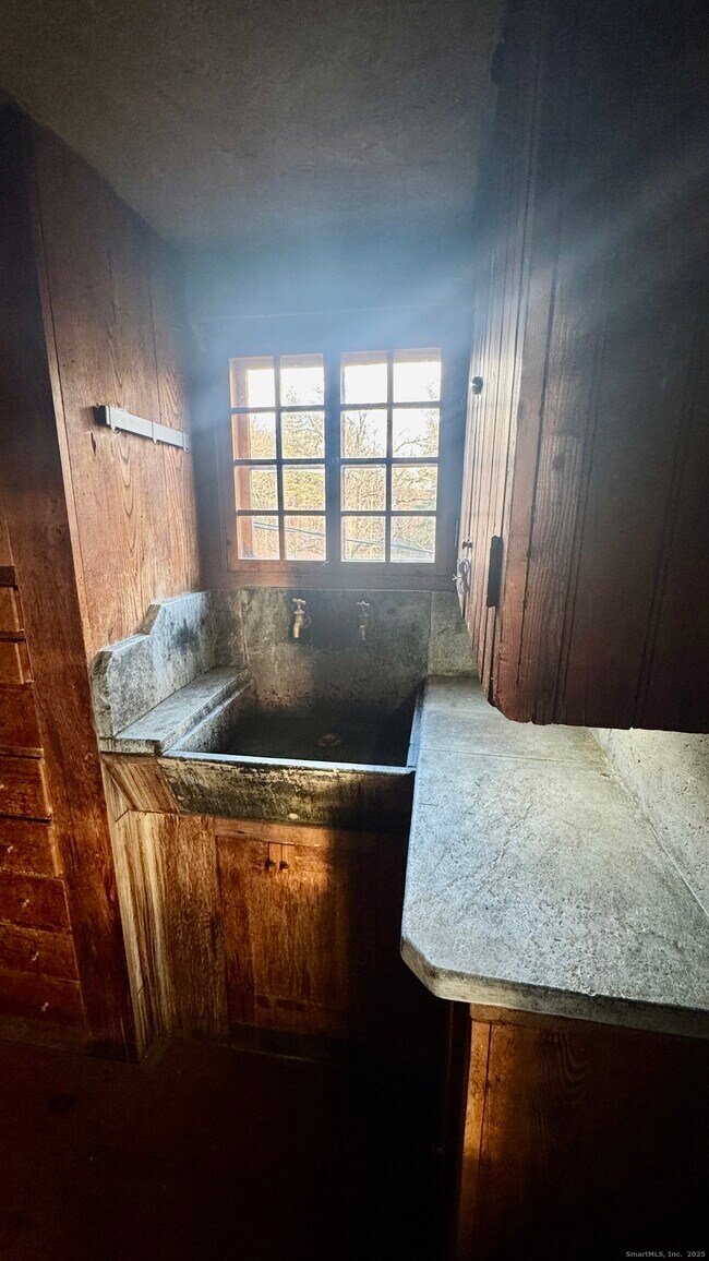 Building Photo - 45 Hoppen Rd