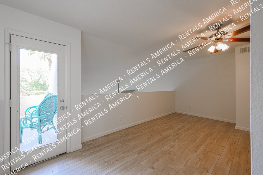 Building Photo - 4850 E Desert Cove Ave