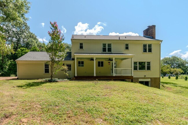 Building Photo - 428 Ingleside Dr