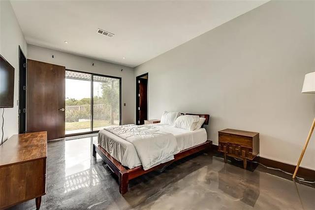 Building Photo - 8542 Meadowbrook Dr