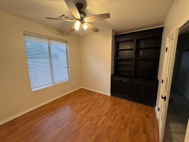 Building Photo - 2871 E Melody Ln