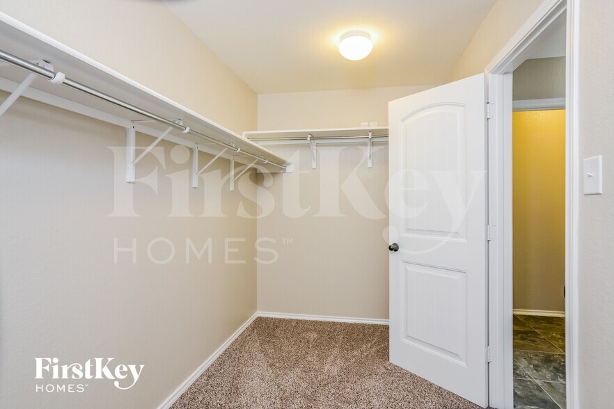 Building Photo - 15302 Cascade Point